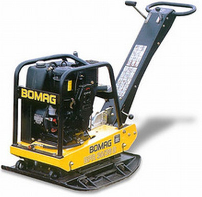 Vibrationsplatte 125kg mit Vor- und R&uuml;cklauf mieten leihen