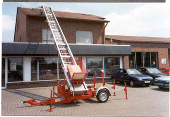 Dachdeckeraufzug 26m mit Fahrgestell mieten leihen