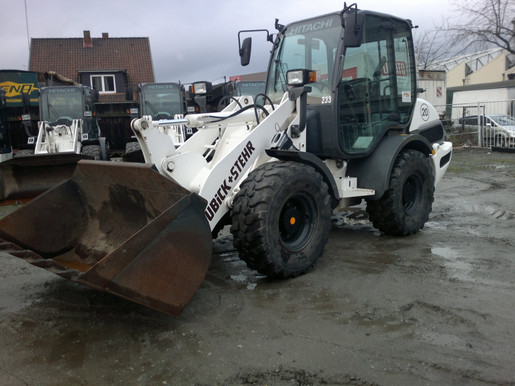 Radlader 0,8 cbm mieten leihen