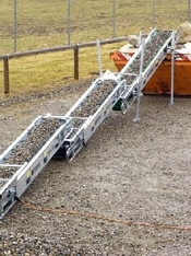 F&ouml;rderband  230 V, Bandbr. 30 cm, 3m lang verz. Stahl mieten leihen