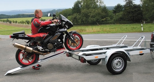 Motorradanh&auml;nger 750 kg, gebremst mieten leihen