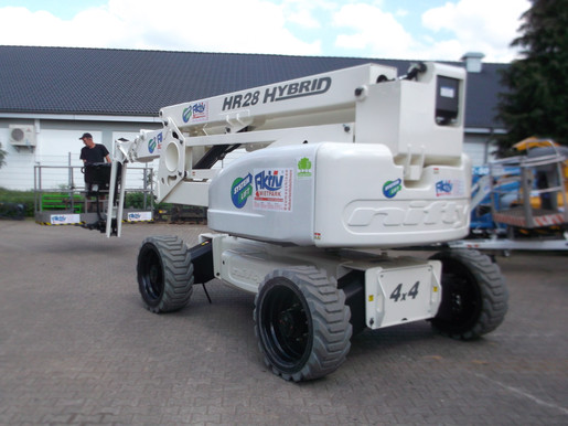 Gelenkteleskoparbeitsb&uuml;hne 28m selbstfahrend mit Korbarm mieten leihen