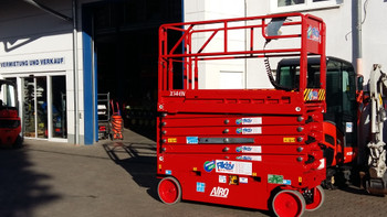 Elektro Scherenb&uuml;hne 14 m / 14m schmal mieten leihen