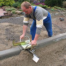 RINNENFIX RF-H Abziehsystem f&uuml;r das Betonplanum mieten leihen